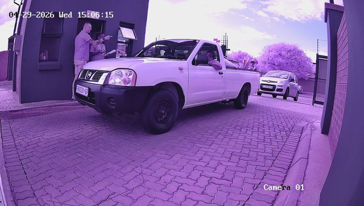♦️Alert ♦️

Good afternoon All, 

Kindly take note of the following vehicle and its occupants. 

5 Charlie males. white single cab nissan hard body. registration FH03ZXGP 

posing as garden services selling lawn dressing whom tried to gain access to the complex a short while ago.