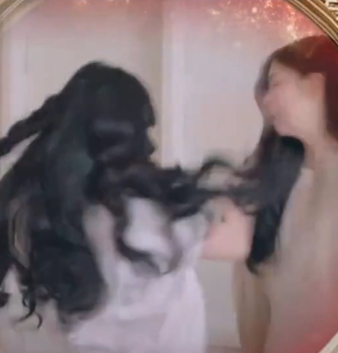 `. ⚂ ʏᴏɪᴄʜɪ. 𝟐Φ𝟏% ˚ · . tweet media