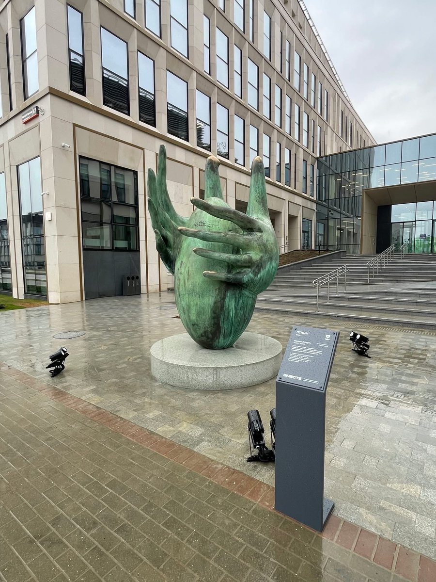 miokirill's tweet image. Sculpture “Birds” is 3.5 meters high, casting bronze, and granite. 
Skolkovo, Moscow, Russia.
Author Maxim Piatrul
#sculpture #skolkovo #art #bronze #contemporaryart