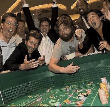 DudeWhoInvests's tweet photo. Investors during earnings VS traders during earnings https://t.co/P6gmLEec2r
