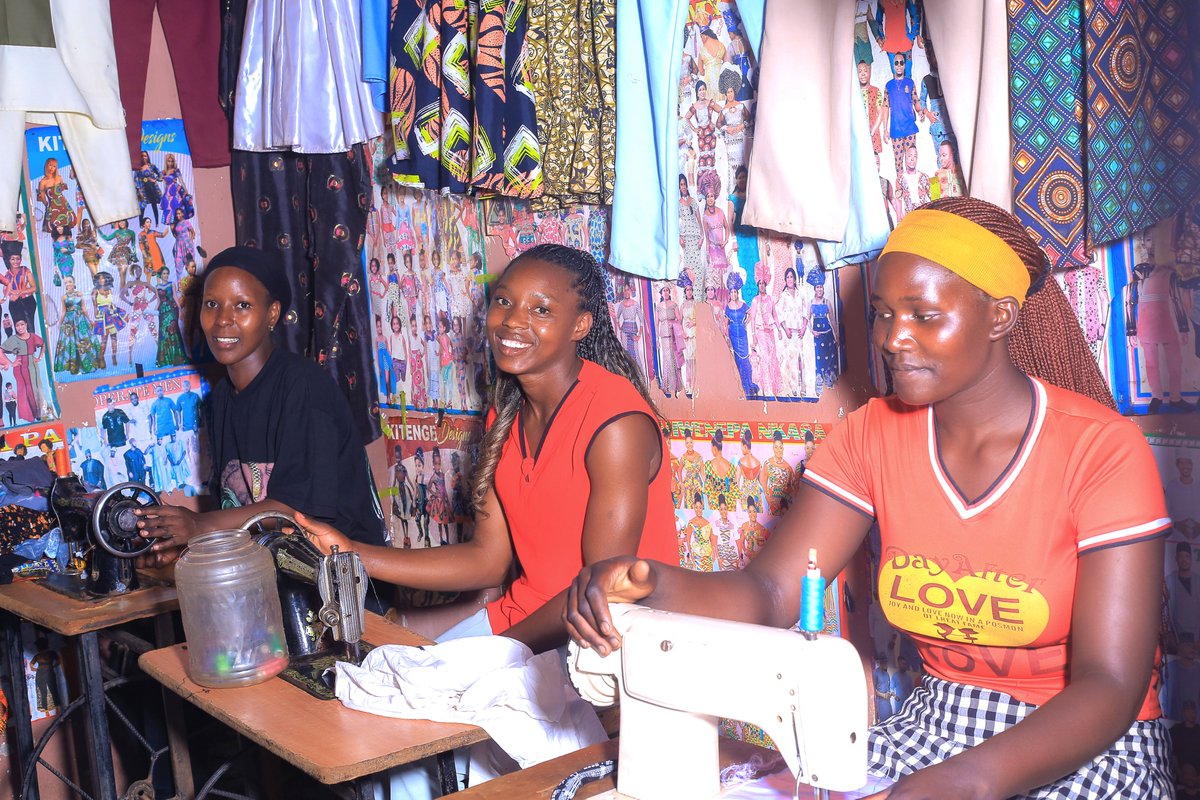 KairosBBUG's tweet photo. At Kairos Building Bridges Organization Uganda, we train young mothers in tailoring, equip them with sewing machines &amp; help them start businesses.

They earn, support their children &amp; break generational poverty.

Support this change 👇
https://t.co/YPlIYMGtvg https://t.co/FHKKXSesGX
