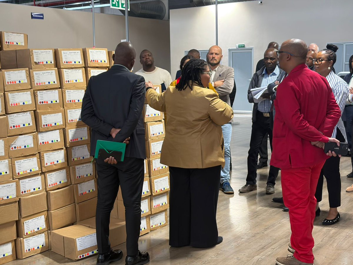 JustSecuCluster's tweet photo. The Chairperson of the Portfolio Committee on Home Affairs, Mr Mosa Chabane, has assured recruits employed under the @HomeAffairsSA digitisation programme that the committee will return tomorrow to engage directly on the challenges raised, including those highlighted in the media.

The committee is currently on an oversight visit to the digitisation hub to assess progress in converting DHA paper records into digital format.

#Oversight
#7thParliament 🇿🇦