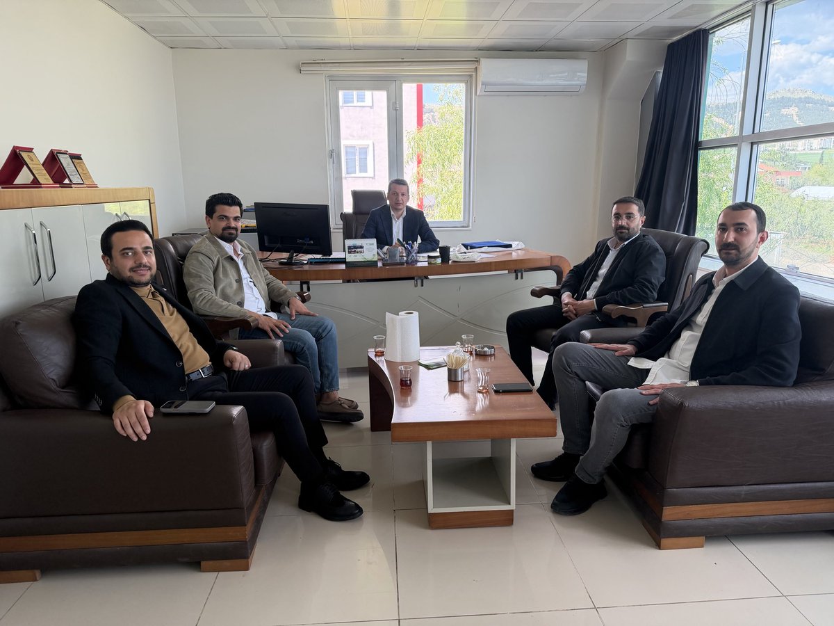 m_fatiholgun's tweet photo. Bizleri ziyaret ederek bizleri mutlu eden halefim, MTTB 62. Dönem Şanlıurfa İl Başkanı Sayın Osman Güzel; önceki dönem Eyyübiye Gençlik Kolları Başkanı Sayın Reşat Aksoy; önceki dönem Eyyübiye Belediye Meclis Üyesi Sayın İbrahim Halil Müjde ve Sayın Bakır Çakır’a en kalbi şükranlarımı sunuyorum.

Şanlıurfa’dan Adıyaman’a uzanan gönül köprümüzü samimiyetleri ve muhabbetleriyle daha da güçlendiren kıymetli misafirlerimize nazik ziyaretlerinden dolayı teşekkür ediyorum. Rabbim birlik ve beraberliğimizi daim, kardeşliğimizi kaim eylesin.
@abuyukgumus @hakanaksu058 @farukaytek @avekremcadir @OsmanGuzel63 @AvHalilMujde @mresataksoy