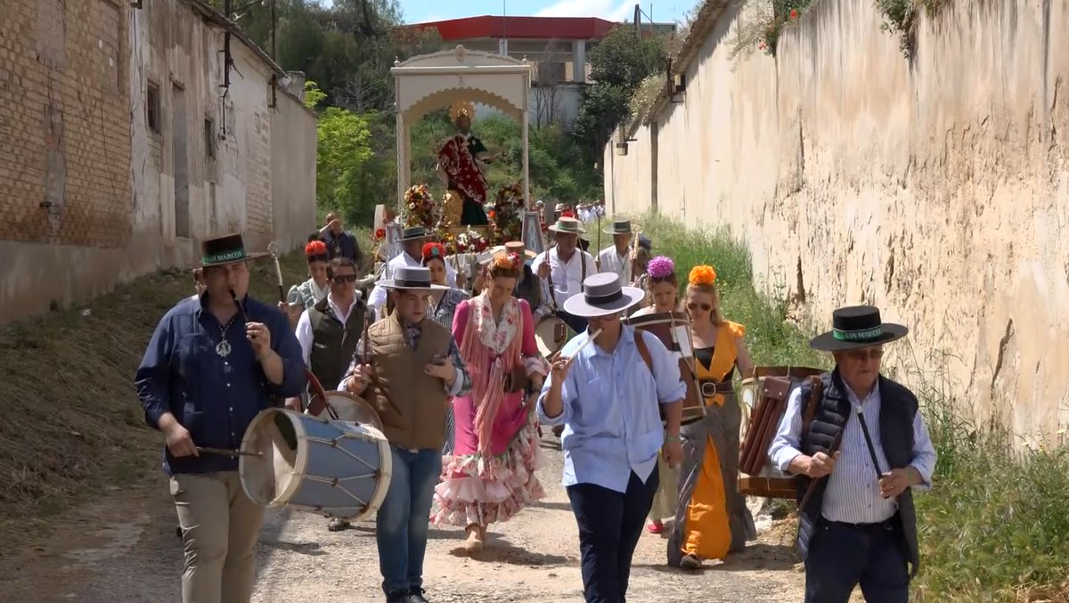 𝐠𝐫𝐮𝐩𝐨𝐜𝐨𝐦𝐮𝐧𝐢𝐜𝐚𝐭𝐯 tweet media