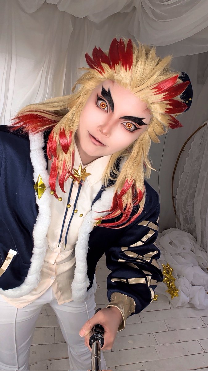 tijyoakanya's tweet photo. 【コスプレ/Cosplay】
👹⚔️　🔥

良かったらピンの自撮りも見てください....
3枚目は🎃ぽさでるかな？と思って赤ライト照らしたらなんか怖くなっちゃったやつ https://t.co/2mOGBnCIt0