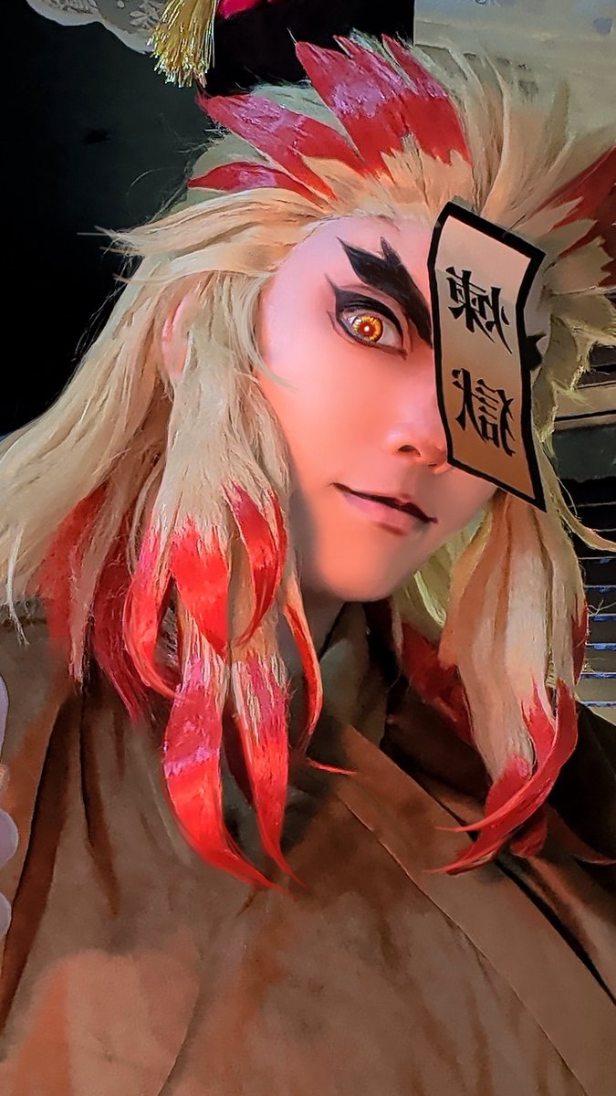 tijyoakanya's tweet photo. 【コスプレ/Cosplay】
👹⚔️　🔥

良かったらピンの自撮りも見てください....
3枚目は🎃ぽさでるかな？と思って赤ライト照らしたらなんか怖くなっちゃったやつ https://t.co/2mOGBnCIt0
