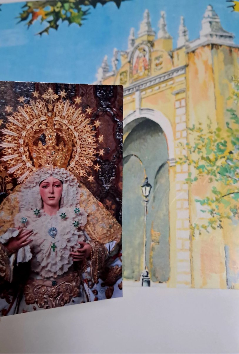 Ella siempre está donde más la necesitas .💚🙏
#EsperanzayMacarena
#Sevillahoy