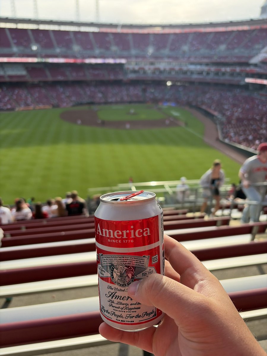 biglongrichard's tweet photo. Me and my buddy @BigsbyKnowsBall went to the reds game last night and pounded beers. When we got back to the holler our good buddy chucky was waiting on us with some of that white lightin’ and by gawd let me tell you we were tore up from the floor up #saa #atleasttheredswon https://t.co/860yJXoaCr
