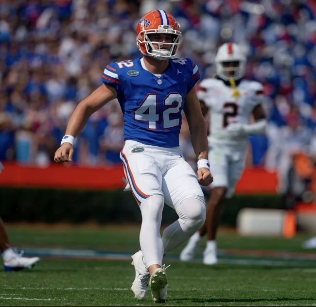 DavidNeiszPHL's tweet photo. The Philadelphia Eagles have had success with UDFAs. Here are 3 from the 2026 class that could contribute this season.

Rocco Underwood, LS, Florida
Rocco may have a clearer path than most UDFAs simply because there’s an immediate opening at long snapper. With size, athleticism, and a real chance to compete for the job, this signing makes a lot of sense.

Jaeden Roberts, IOL, Alabama
Roberts has the size and power, and is an intriguing signing by Philadelphia. He plays with the kind of physical temperament the Eagles covet inside, and he has a real chance to not only make the practice squad, but the 53-man roster.

Dae’Quan Wright, TE, Ole Miss
Dae’Quan gives the Eagles another athletic pass-catching option at tight end, with the ability to stretch the field and create after the catch. If his blocking continues to develop, there’s enough upside here to make noise this summer. Wright’s 16.3 yards per reception was ranked among the best in the 2026 tight end class.