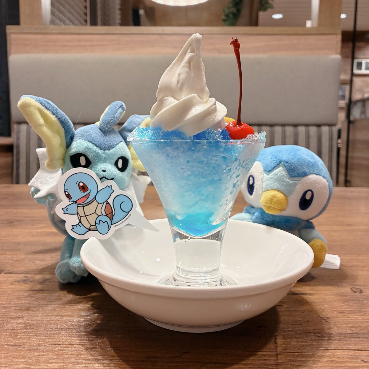 horuchama's tweet photo. 初日にガスト全メニュー食べてきた🤤🩵💙
アクスタは4個中3個被ったけど可愛い‥
ほんで味もぜーんぶ美味しくて感動したよおぉ https://t.co/pOHErfnxCE