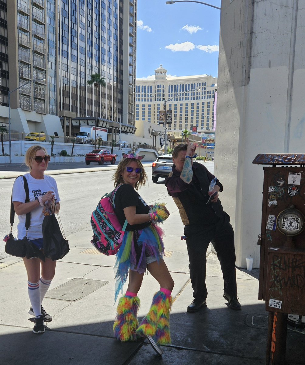 Outside Ollie ⚒️ tweet media