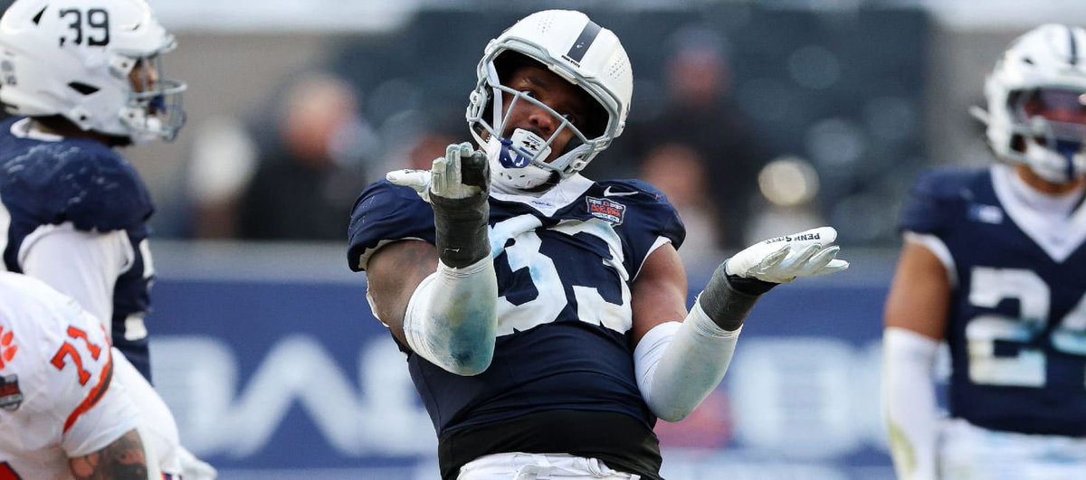 𝑨𝒏𝒕 tweet media