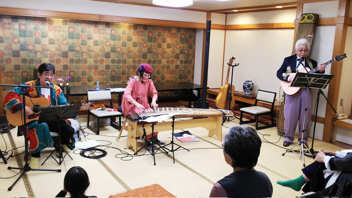 xp_sp2's tweet photo. 今日の現場はことに大和家さんで開催された なおこバンドの「琴音の語りべコンサート」

心が安らかになる、心が洗われる、そして心が豊かになる素敵なコンサートの模様はGW明けに配信予定です！ https://t.co/mFABAS1f9j