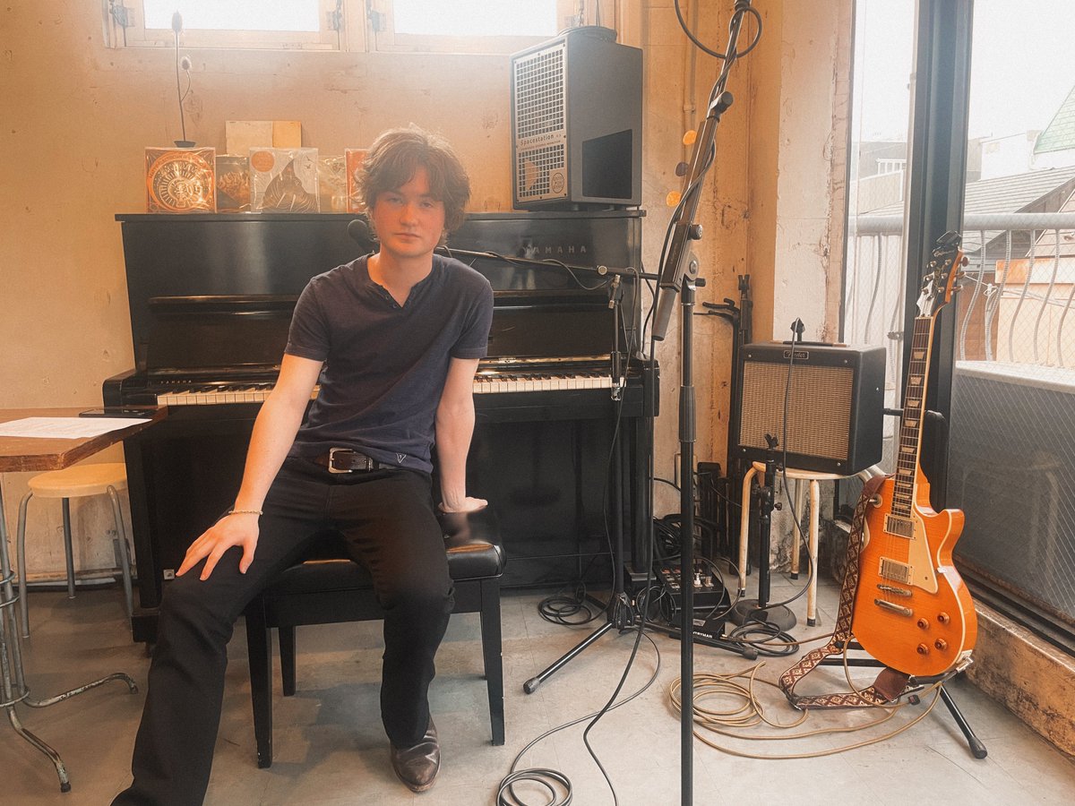 harrytpope's tweet photo. I can't believe it's already been a month since my Japan Tour started.

@cafegoatee Kamakura - Sunday 29th March

This was a magical first show and I think everyone who was there could feel it. I'd never felt something like this before and I'll always remember it. Thanks, Keiji. https://t.co/lLNVV3DJVM