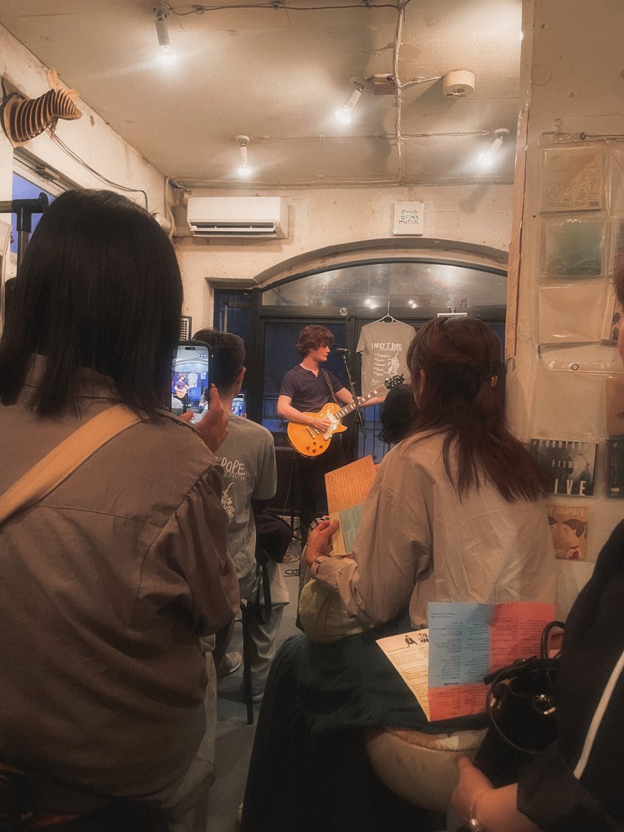 harrytpope's tweet photo. I can't believe it's already been a month since my Japan Tour started.

@cafegoatee Kamakura - Sunday 29th March

This was a magical first show and I think everyone who was there could feel it. I'd never felt something like this before and I'll always remember it. Thanks, Keiji. https://t.co/lLNVV3DJVM