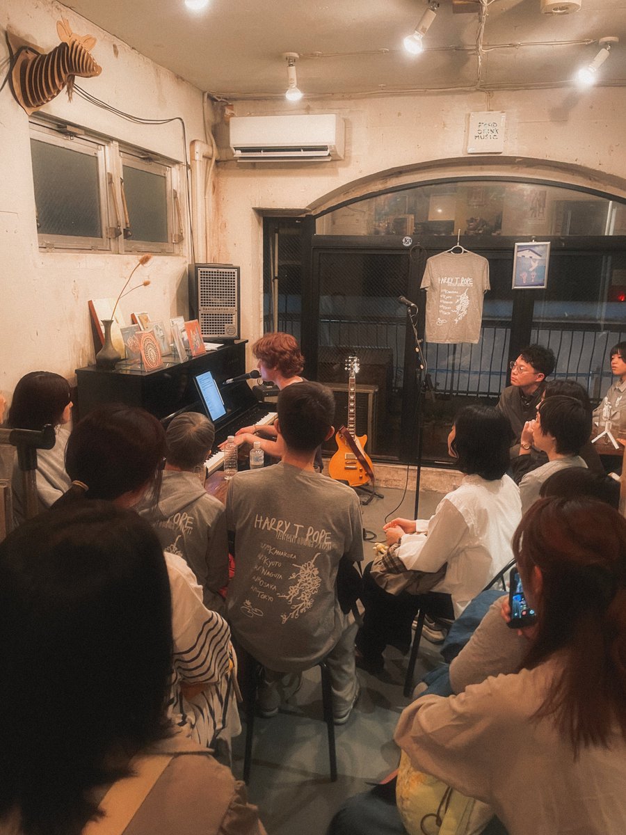 harrytpope's tweet photo. I can't believe it's already been a month since my Japan Tour started.

@cafegoatee Kamakura - Sunday 29th March

This was a magical first show and I think everyone who was there could feel it. I'd never felt something like this before and I'll always remember it. Thanks, Keiji. https://t.co/lLNVV3DJVM