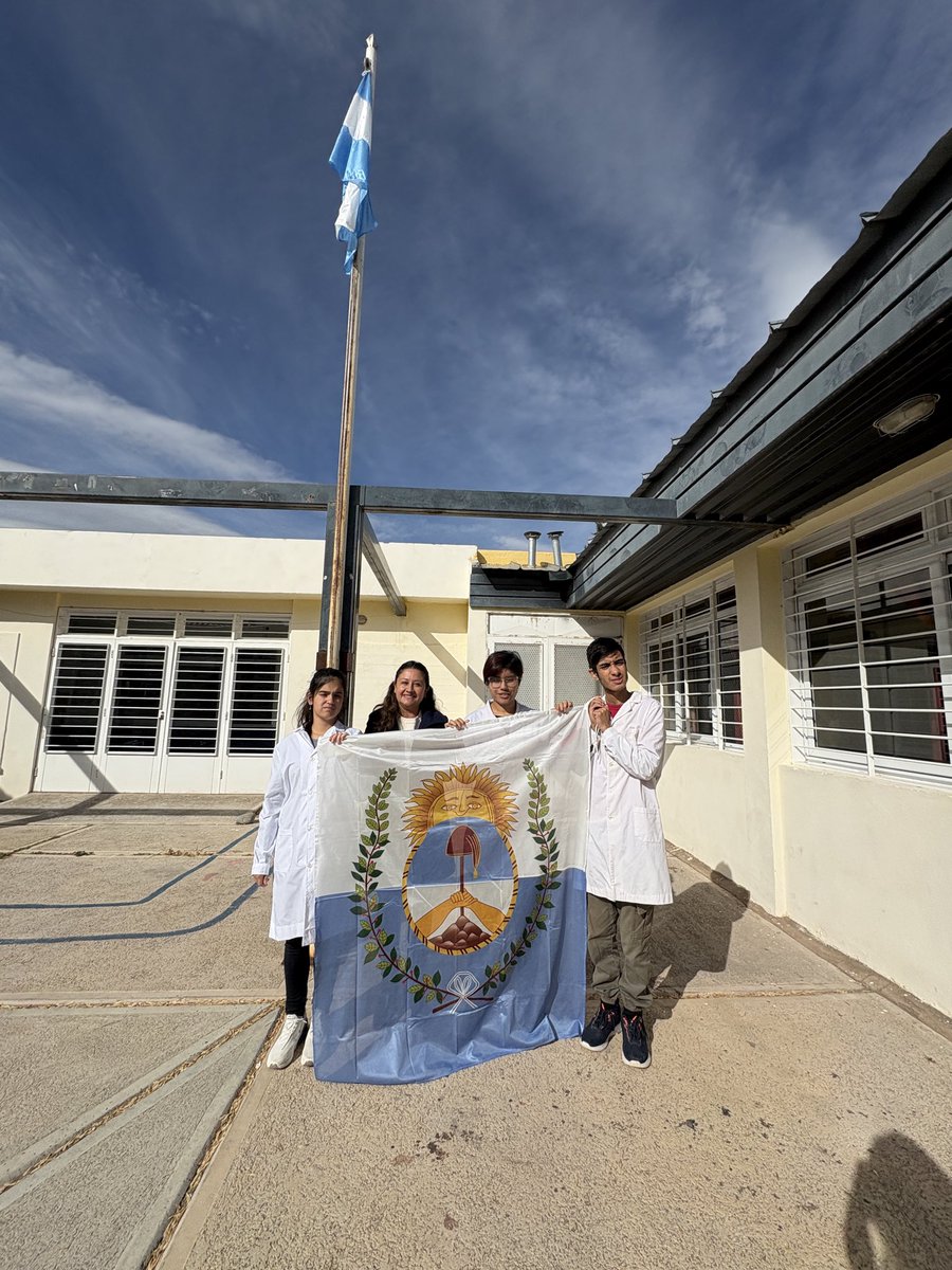JesicaLaferteOk's tweet image. En conmemoración del 18° aniversario de la Escuela Dr. Roberto Ordenes, hicimos entrega de banderas de flameo nacional y provincial 🇦🇷  

Símbolos que representan nuestra identidad y que acompañan el día a día de toda la comunidad educativa de Malargüe 

#Malargüe #Educación