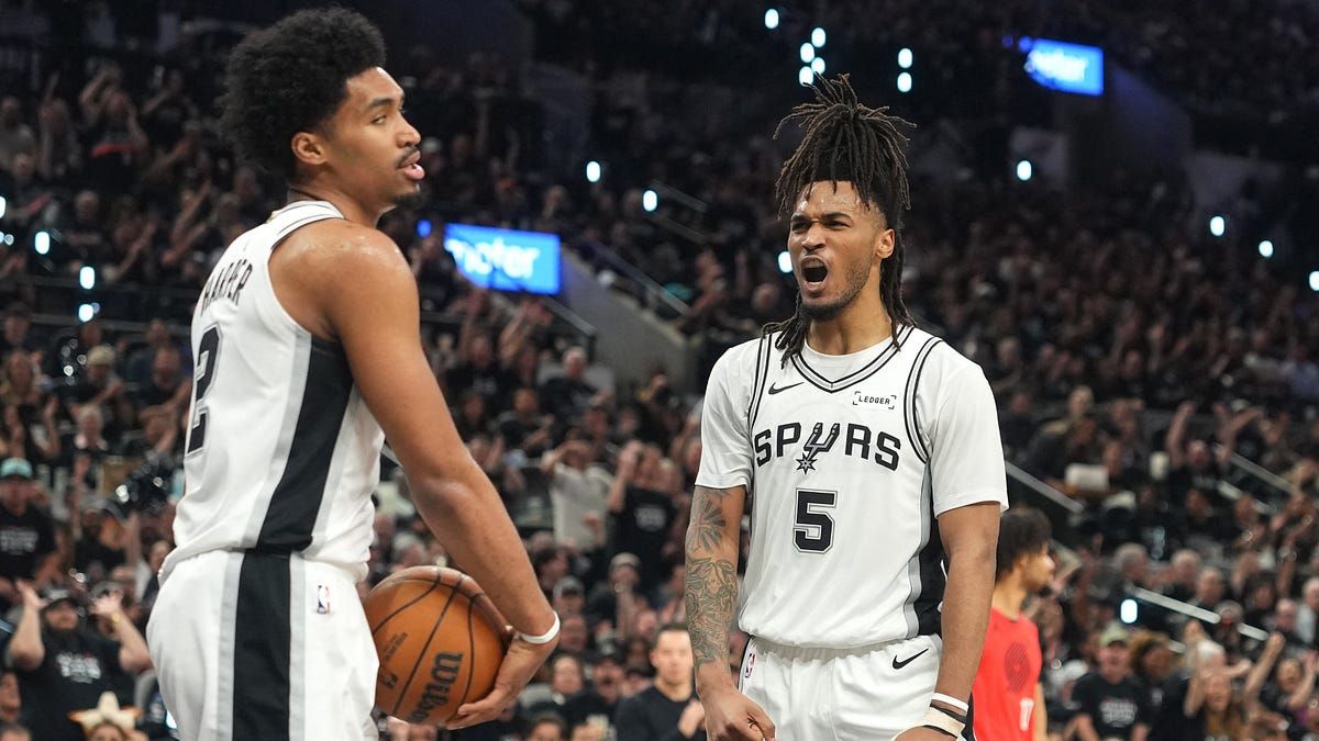 JeffGSpursZone's tweet image. “We didn’t want to go back to Portland," - Julian Champagnie

Spurs 114, Trail Blazers 95: What they said after Game 5 

LINK - buff.ly/EudsdDi #nba #porvida #sanantonio #gospursgo
