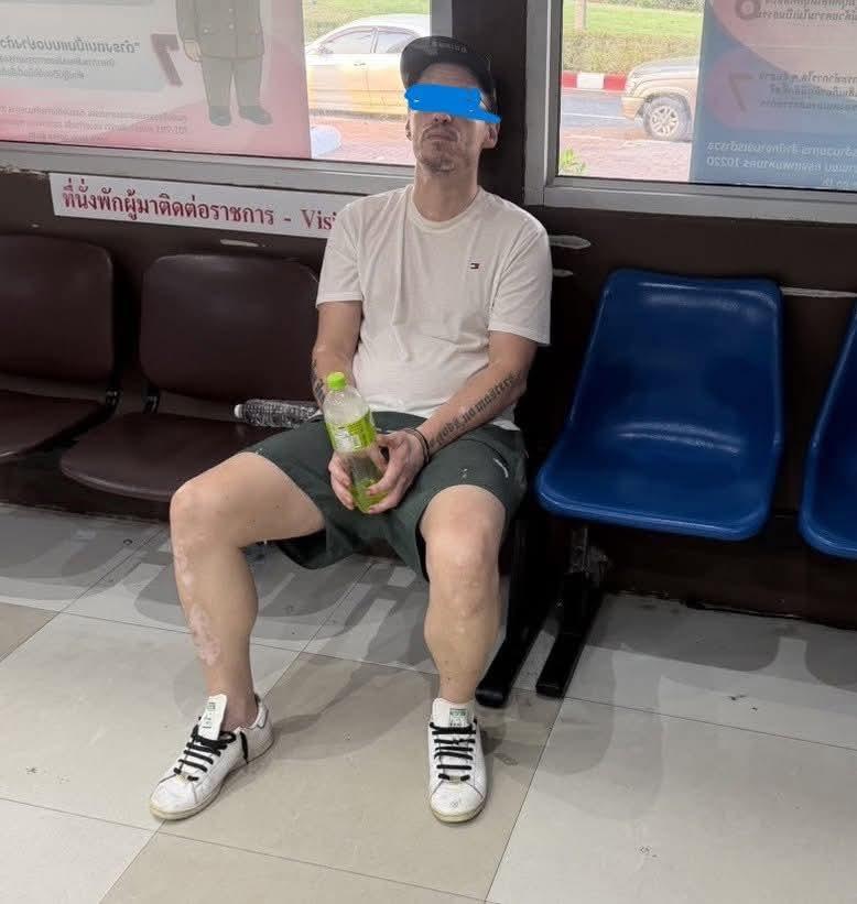 jacobincambodia's tweet image. Thai cyber police arrested a 42yo Swedish-Finnish IT specialist in Pattaya for allegedly hacking a hotel guest database his Thai wife had access to through her job. He impersonated staff, demanded fake damage payments, and hit 35+ guests for around 100,000 baht before getting