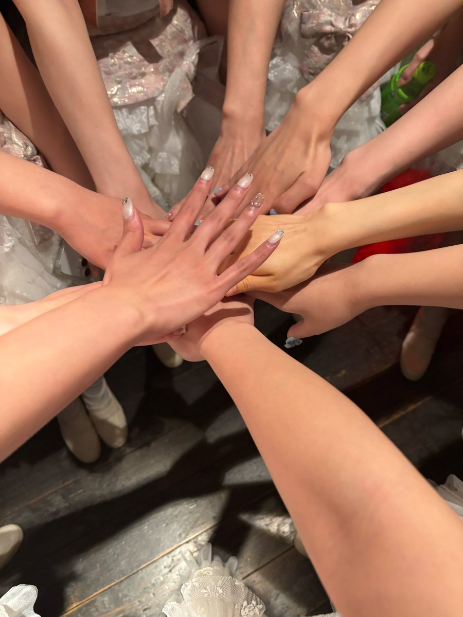 _sakuragimizuki's tweet photo. 今日はお披露目会🎀
本当にありがとうございました✨！！

たくさんの方が来てくださり、本当に楽しくて幸せな時間でした、、♡

選抜になれなくて悔しい気持ちもありますが、これからめちゃくちゃ頑張ります🔥

これからも私たちについてきてね！𖤐 ̖́-

 #かけっこ 
↓ ALT https://t.co/KaNAhy7hKF