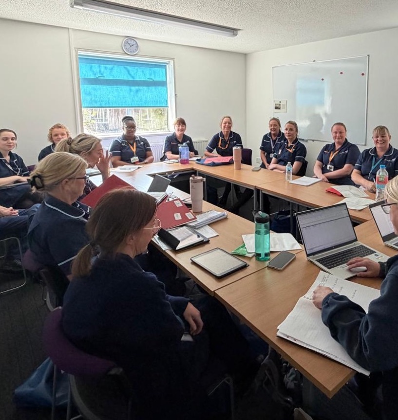 mcrlco's tweet photo. Teamwork in action! 🩺 The South Manchester and Trafford District Nurse teams meeting to discuss improving patient care and outcomes. Dedicated to ensuring our community gets the very best.

#PatientExperienceWeek #SafeCareIsKindCare #PXWeek2026 #DistrictNursing #WeAreCommunity https://t.co/6l63AxTuOr