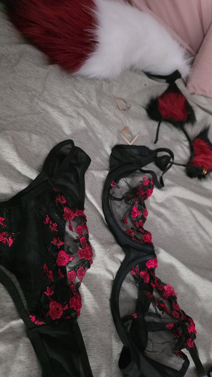 Nikki Lux tweet media