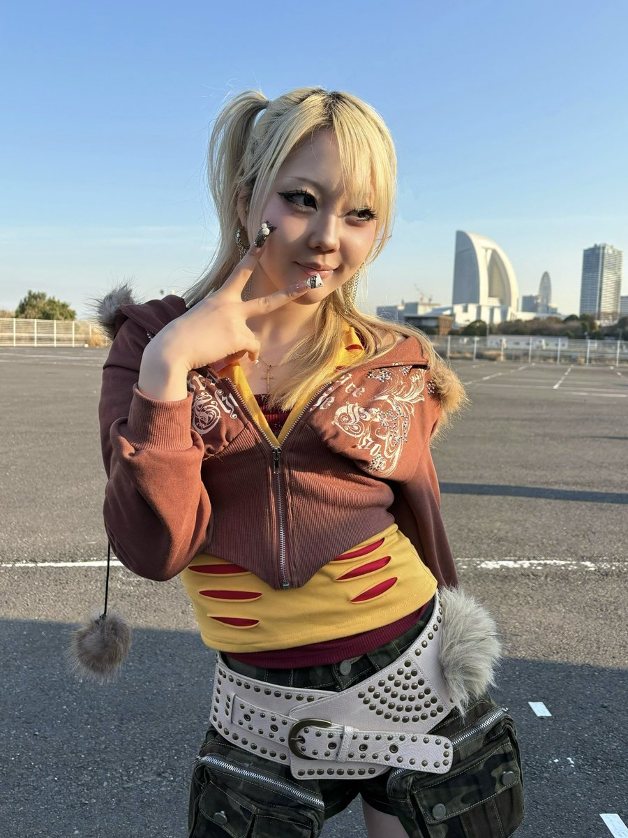 __mao75's tweet photo. 水曜日のカンパネラ
『スキピオ』のMVにSprojectメンバーでギャル役として出演させていただきました🎥💖💟

平成感溢れる演出がめちゃくちゃかっこいいMVで 
是非皆さんに見ていただきたいです❤️‍🔥🌺
@wed_camp 
@sssclubofficial 
 #スキピオ  #水曜日のカンパネラ  #すきぴ推せ #Sproject  #平成ギャル https://t.co/CR7piaQSCV