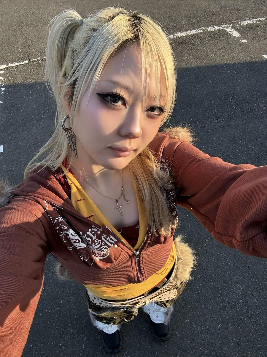__mao75's tweet photo. 水曜日のカンパネラ
『スキピオ』のMVにSprojectメンバーでギャル役として出演させていただきました🎥💖💟

平成感溢れる演出がめちゃくちゃかっこいいMVで 
是非皆さんに見ていただきたいです❤️‍🔥🌺
@wed_camp 
@sssclubofficial 
 #スキピオ  #水曜日のカンパネラ  #すきぴ推せ #Sproject  #平成ギャル https://t.co/CR7piaQSCV