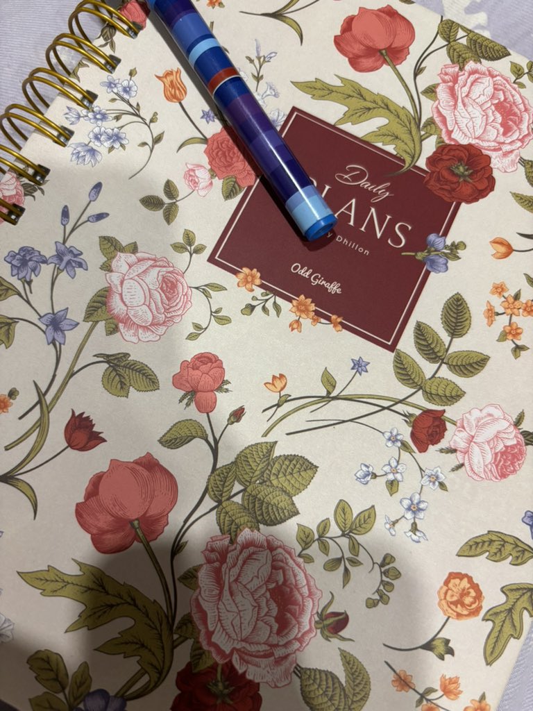 Crowdhillon's tweet image. How many of you journal?

I used to think it meant nothing… until I stayed consistent.
Now it feels like my thoughts are quietly turning into reality ✨

Almost like a conversation with the universe.
Do you Journal too?
#Journal #Spiritualgrowth