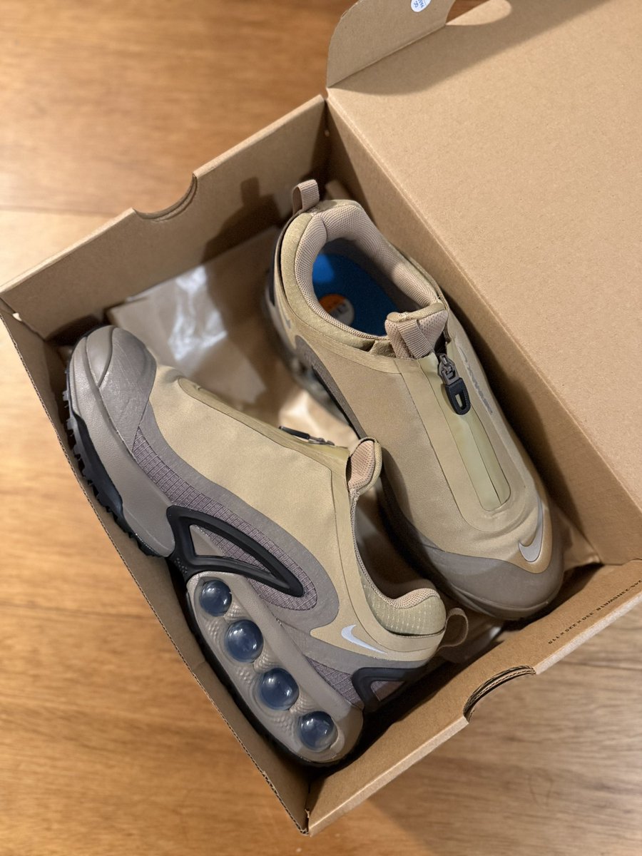 hs_FtoS40's tweet image. 超どタイプの誕プレ！
本当にありがとう🙏

#NIKE
#AIRMAXDNROAM