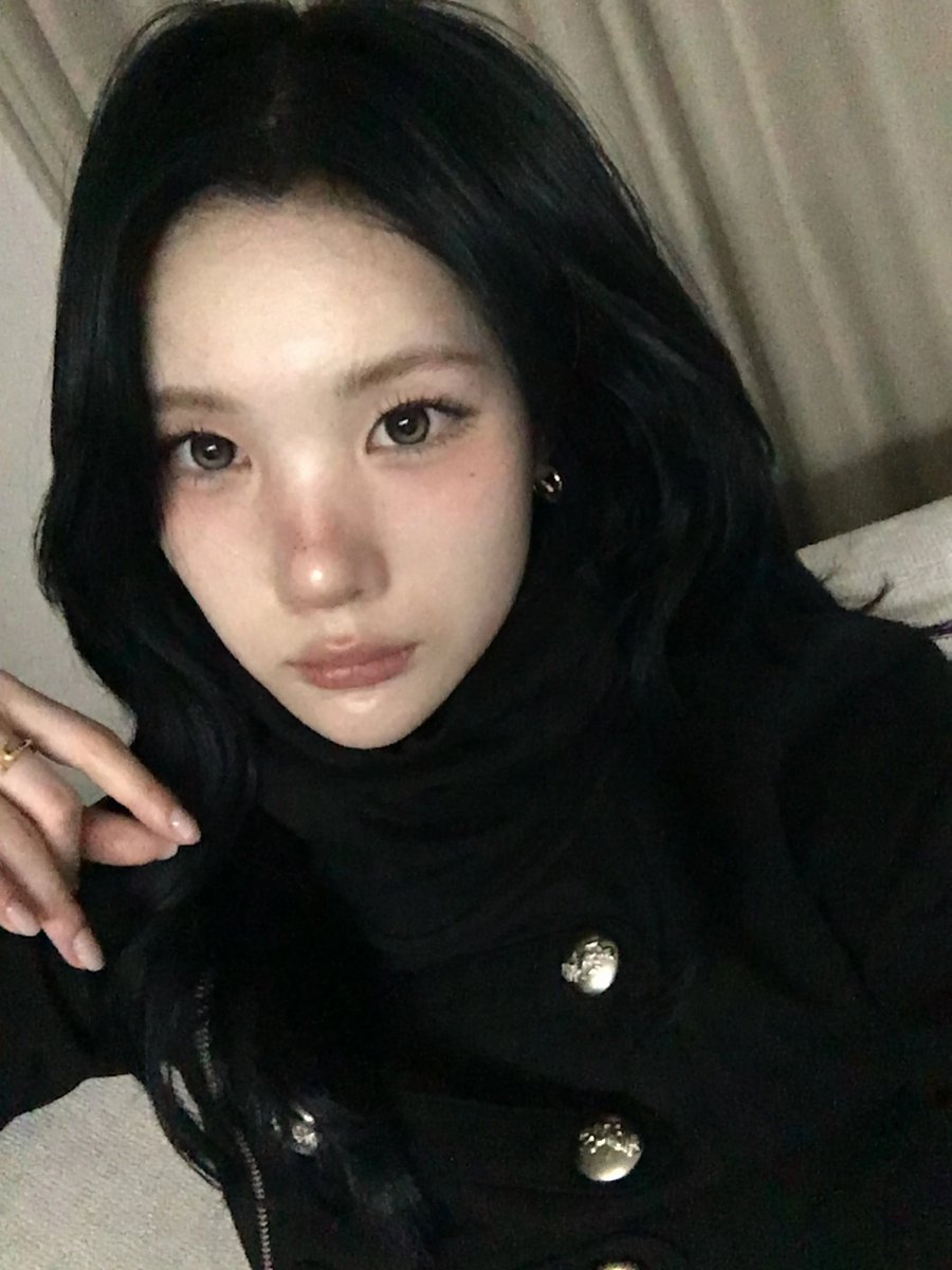 Hearts2Hearts Base tweet media