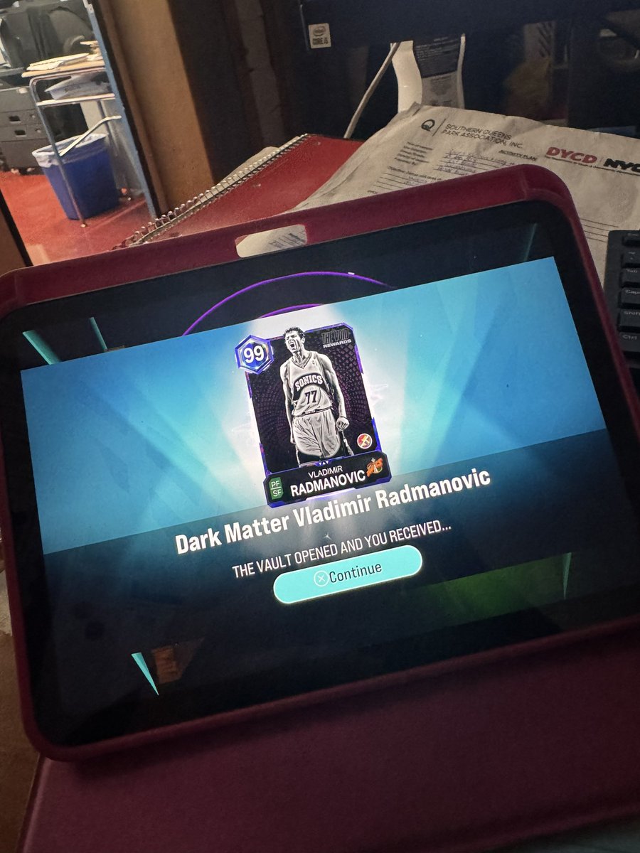 caramel_286's tweet image. Good morning My-team community. I’m not sure if you guys remember last year all my victories were on my iPad. I’m back at it this morning. Let’s go.💃🏻💃🏻💃🏻💃🏻

#ipadmini
#victoryvictory 
#myteam
#kicksandgamingwithshellz
#nba2k26 

@no1DMIARVKS_fan @IamMattMojo @SHY_2_FLY