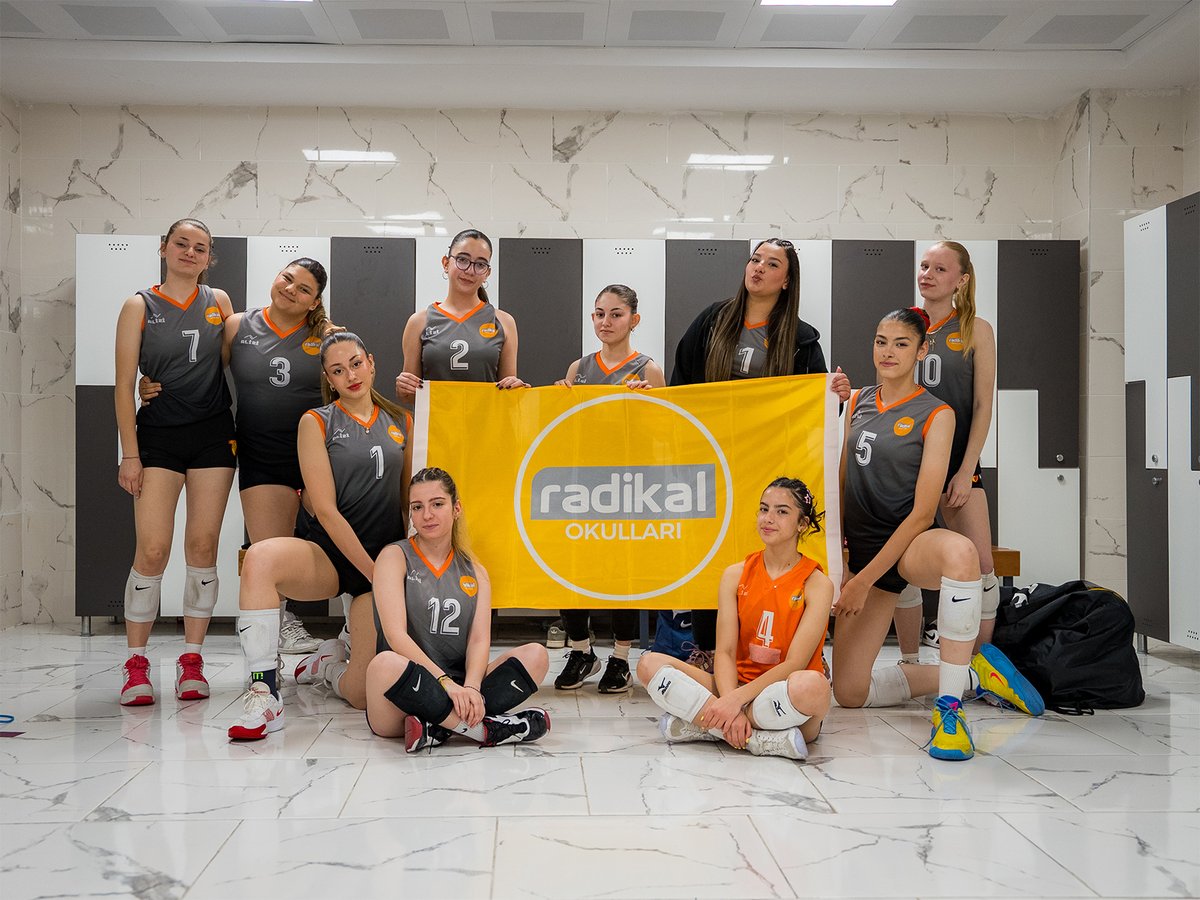 radikalokullari's tweet photo. Konak İlçe Liseler Arası Kız Voleybol Turnuvası’nda, İzmir Atatürk Lisesi ile oynadığımız final karşılaşmasını kazanarak şampiyon olduk! 🏐 

📸 Şampiyonluk anlarımızdan kareler sizlerle...

#voleybol #şampiyon #konak #izmirataturklisesi #sporveegitim #başarı https://t.co/OeCTTWOEKc