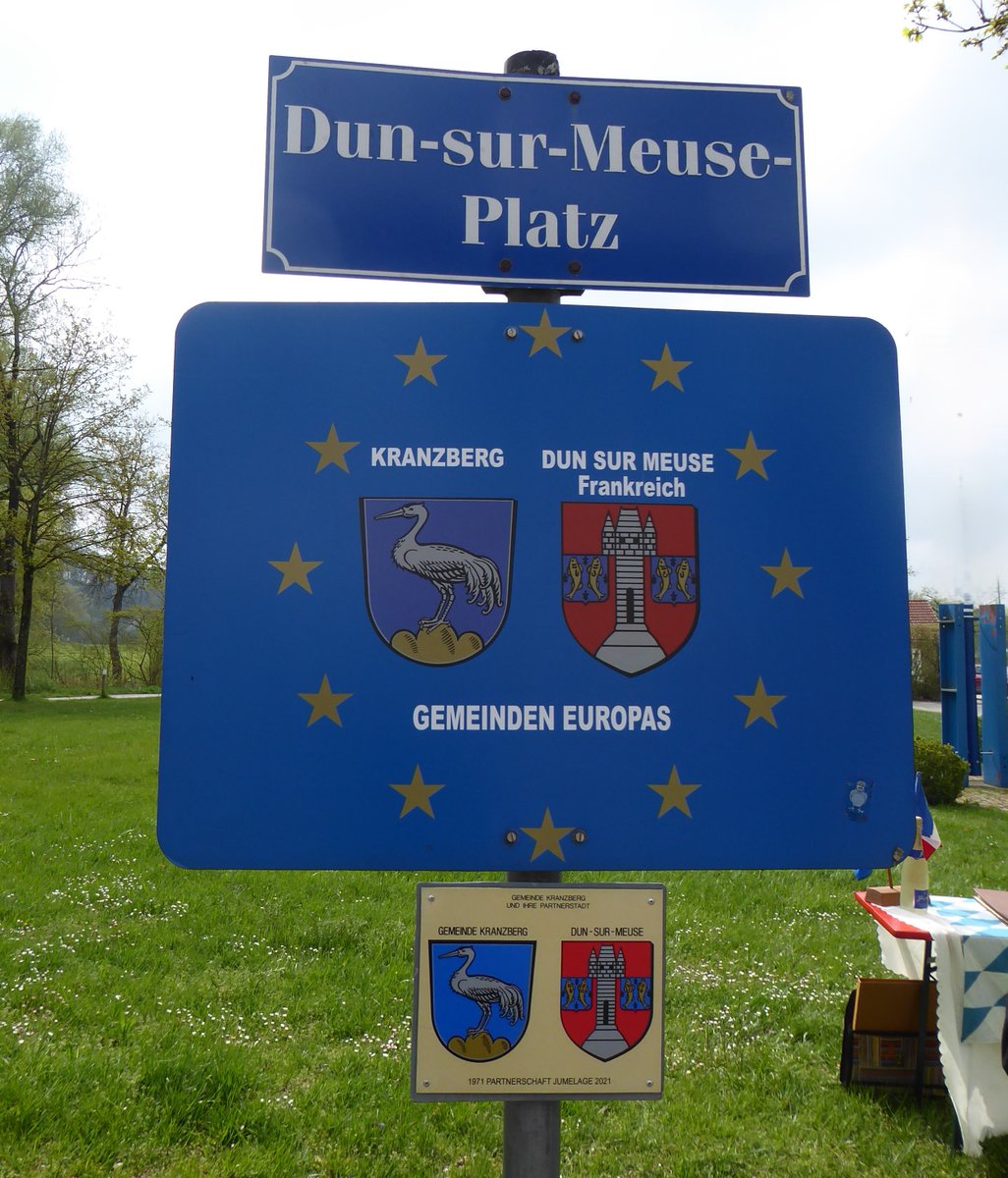 GemKranzberg's tweet image. Einladung zur Feier des 55-jährigen Jubiläums der Partnerschaft zwischen Kranzberg und Dun-sur-Meuse

Die Bürgerinnen und Bürger der Gemeinde Kranzberg sind recht herzlich eingeladen am

Weitere Info :t1p.de/om01l
#partnerschaft #dunsurmeuse #gemeinde #kranzberg