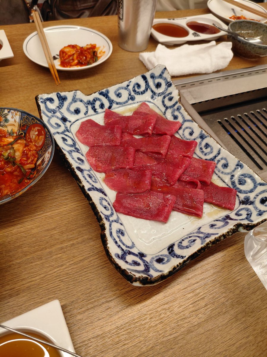 hamactor2013's tweet photo. 某所で撮影終えてからの
#焼肉クレイジーレイン 
以前見に行かせて頂いた刑事4人芝居。
観劇したあとに焼肉を頂けるという斬新さ
演者の皆さんとファンの方の距離が近いので一体感ハンパない

何回か演者さんたちと顔合わせて頂いてますが、浜村を認知頂きありがとうございます、、精進します！ https://t.co/BOi0PC5LeA