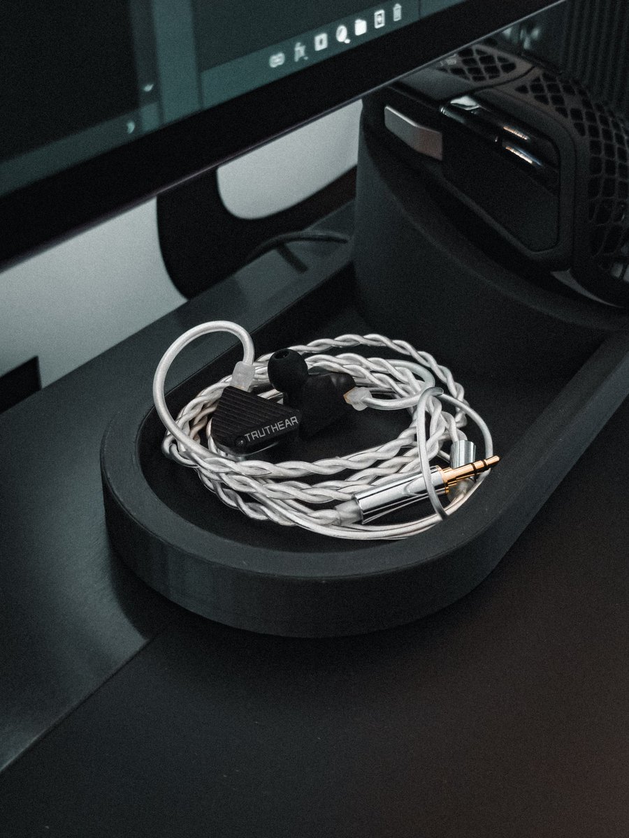 giusetup's tweet image. Working on projects while being in an environment that inspires you is free serotonin 
#desksetup #setup