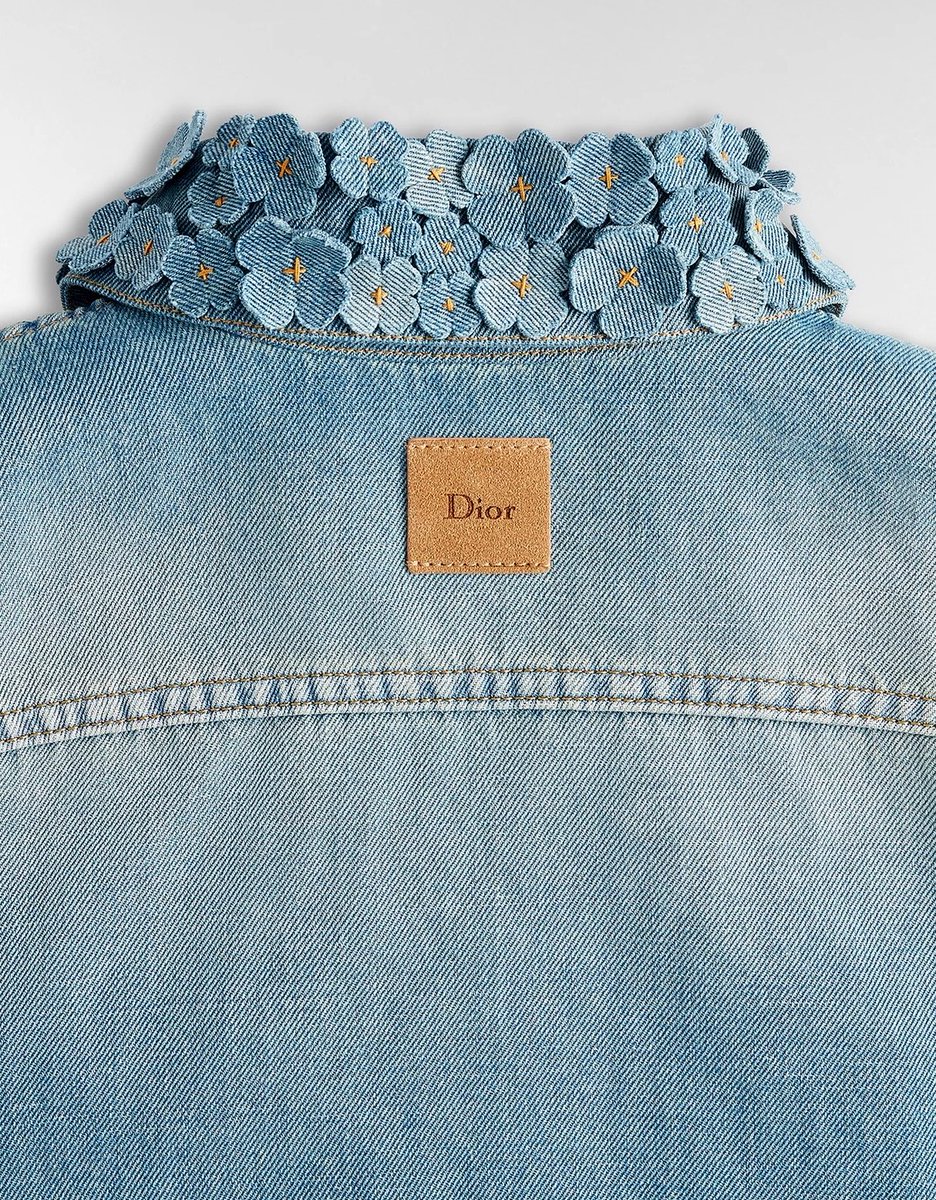 Outlander Magazine tweet media