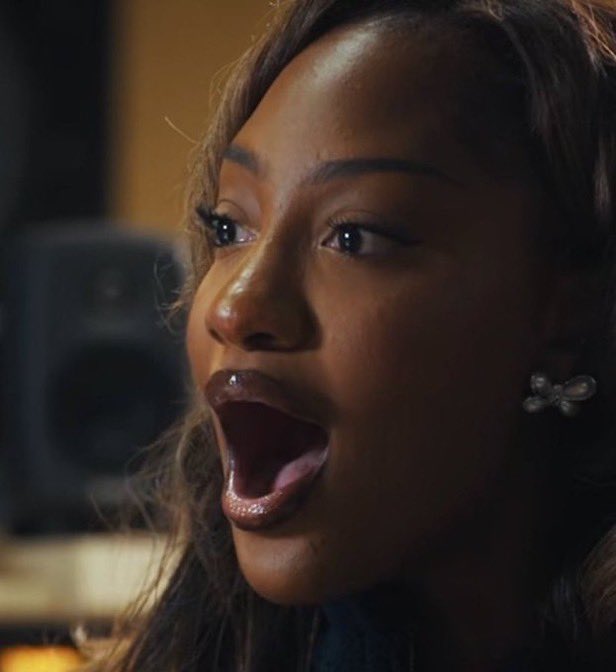 𝐈𝐫𝐢𝐬𝐡𝐦𝐚𝐧  tweet media