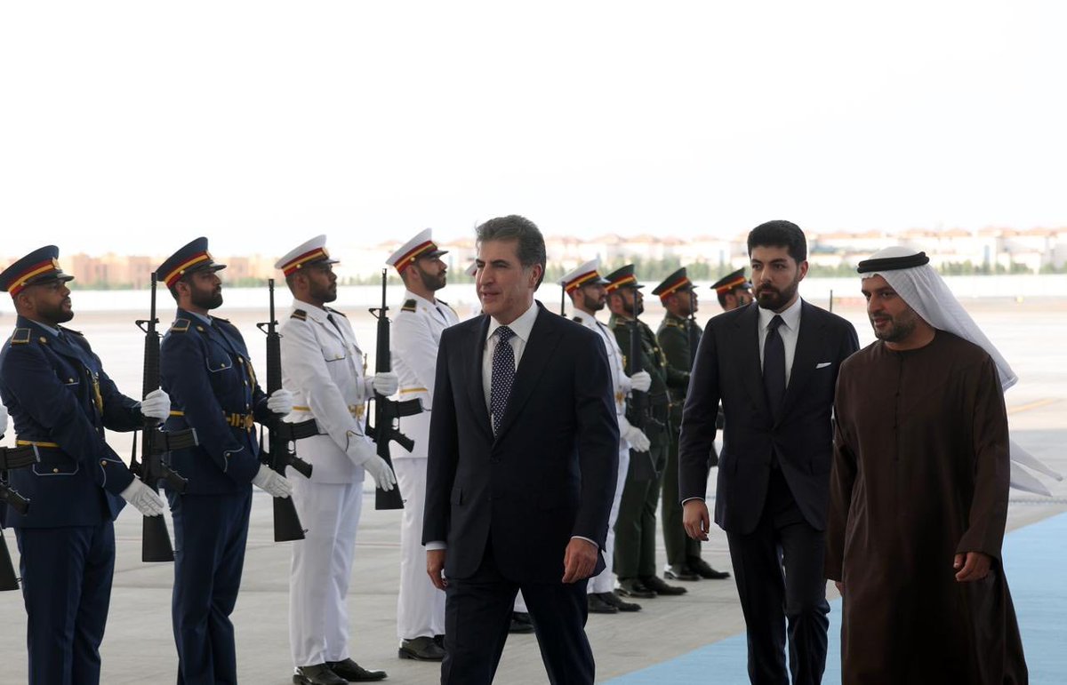 RudawTurkce's tweet image. #FOTO - Kürdistan Bölgesi Başkanı Neçirvan Barzani, resmi temaslarda bulunmak üzere Birleşik Arap Emirlikleri’ne (BAE) gitti

Neçirvan Barzani, Abu Dabi Havalimanı’nda Şeyh Muhammed bin Hamad Al Nahyan tarafından karşılandı