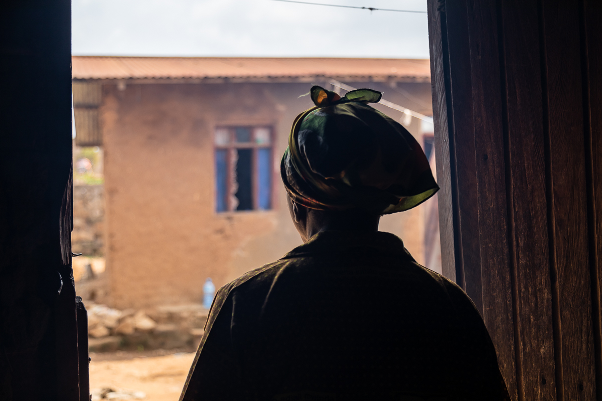 UNFPA's tweet image. Maman Masika (name changed) faced sexual violence in #DRCongo, robbing her of safety, dignity and hope.

With support from @UNFPA and the Government of the Republic of #Korea, she rebuilt her life and now runs her own business.

Read about her story ⤵️ unf.pa/drj