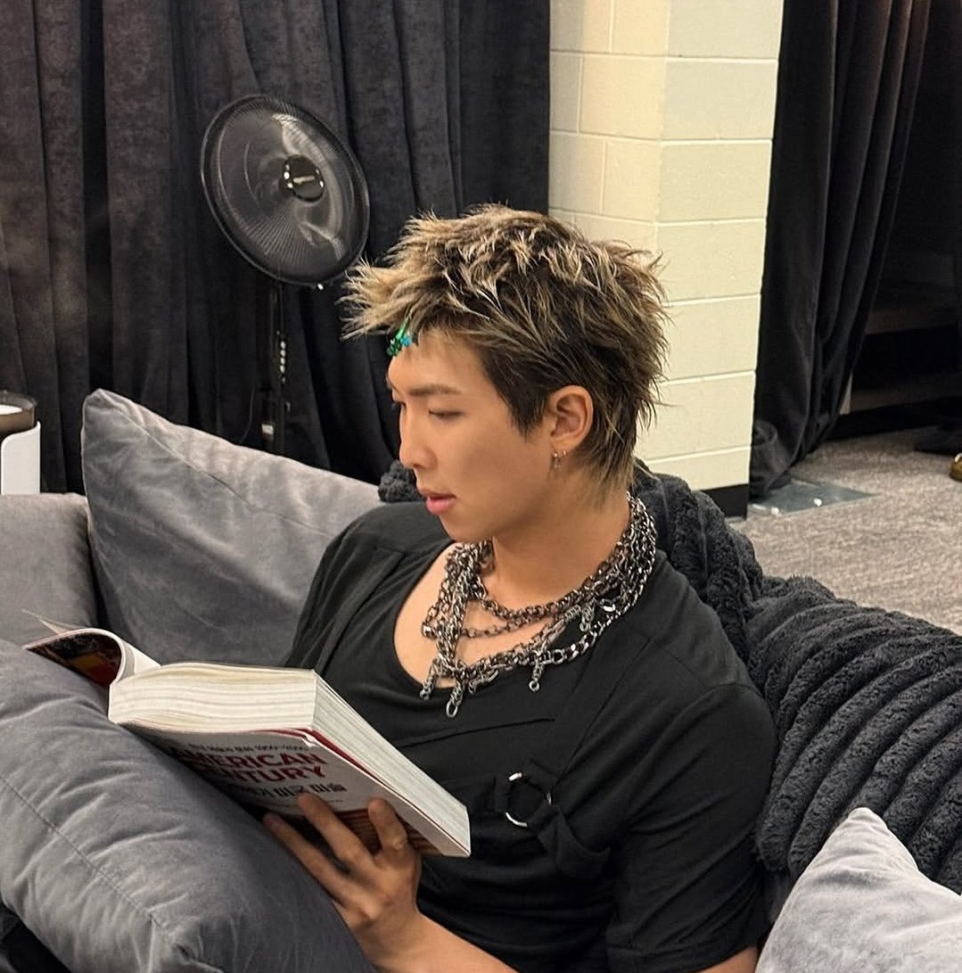 pou 🥡 VA A VER A BTS 3/3 tweet media
