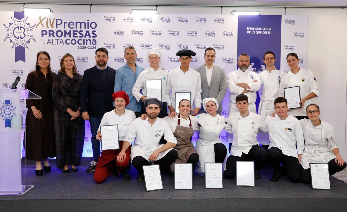 lcbmadrid's tweet photo. Hace dos semanas vivimos la final de la XIV edición del Premio Promesas de la Alta Cocina; una mezcla talento, esfuerzo y mucha pasión por la  alta cocina. En este vídeo resumen repasamos los momentos más destacados  de una jornada inolvidable.
https://t.co/7lTCL4JBDo https://t.co/dXlkIYdY8N