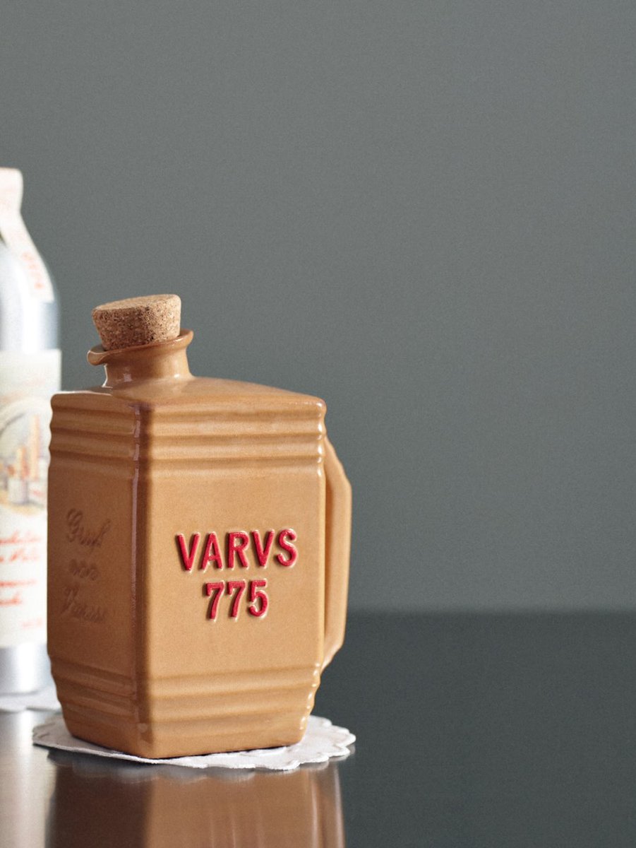 PENTAWARDS's tweet image. OlssønBarbieri's #packagingdesign for Varus 775. A contemporary porcelain packaging that merges historical craft with modern aesthetics. Produced in small batches, it elevates the product into a distinctive, ritual-led experience. #DailyDesignInspiration