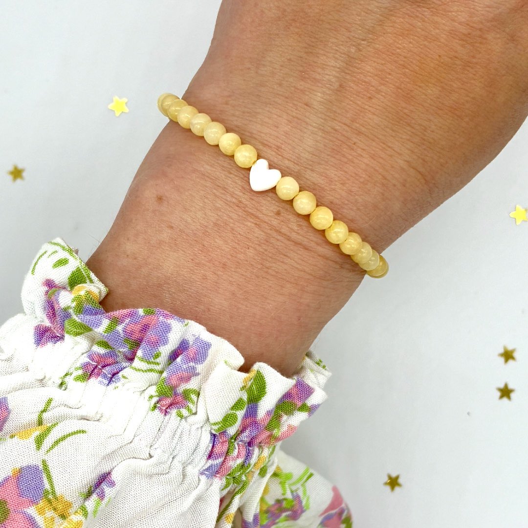 madebyjaneB's tweet image. Yellow jade and pearl heart beaded bracelets for good luck and motivation 💛💛💛

etsy.com/shop/madebyjan…

#shopindie #beadedbracelet #gemstonebracelet #jewellery #handmade #etsyfinds #giftsforher #YouGotThis #ExamPass #BirthdayGift