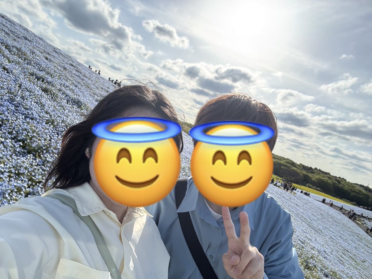chan25428665181's tweet photo. この前、彼女とお出かけで初のネモフィラを観に行ってきました〜〜
見渡す景色全てが水色で、とっても綺麗だったし他のお花も咲いてて公園も見て回れたし素敵な1日で���しすぎた、以上！！！！ https://t.co/pJVNMC20gJ