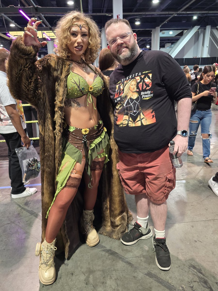 Alphawolfseanb's tweet image. So you tellin me i get to see my angel 3x this week? Best week ever happy nikkita Wednesday yall @nikkita_wwe 🥰❤️ make sure yall tune in to @Tubi #wweevolve