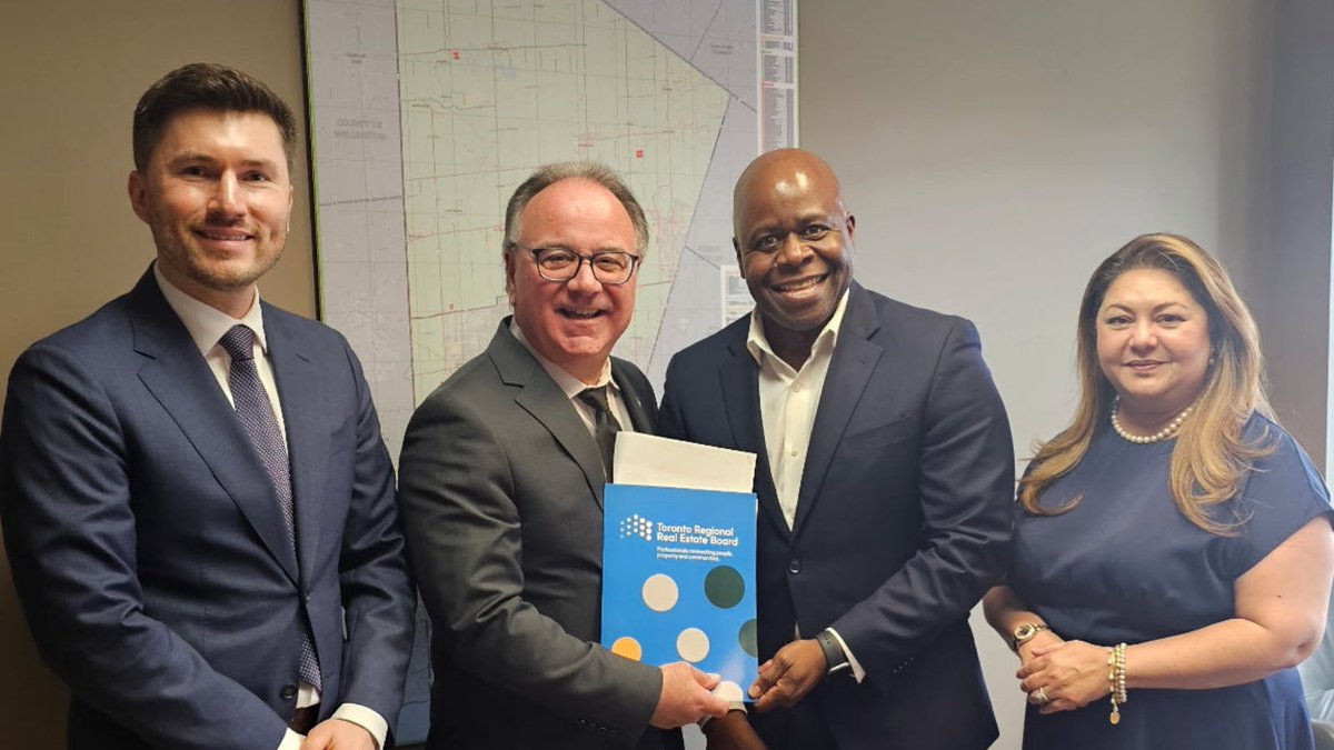 We visited Peel Region headquarters to share a housing market update with the political head of Peel and the CEO, Regional Chair Nando Iannicca, and to discuss the region's progress in delivering missing middle housing. We also chatted about significant cuts to development