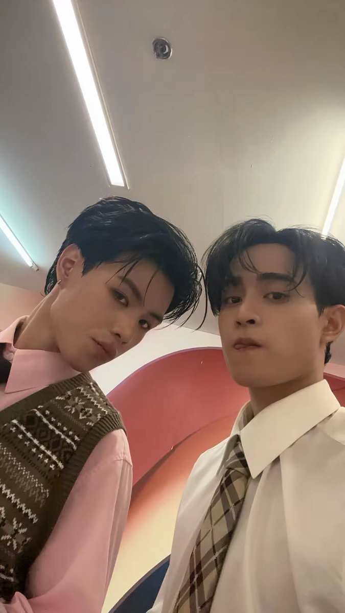 Tinnasit tweet media