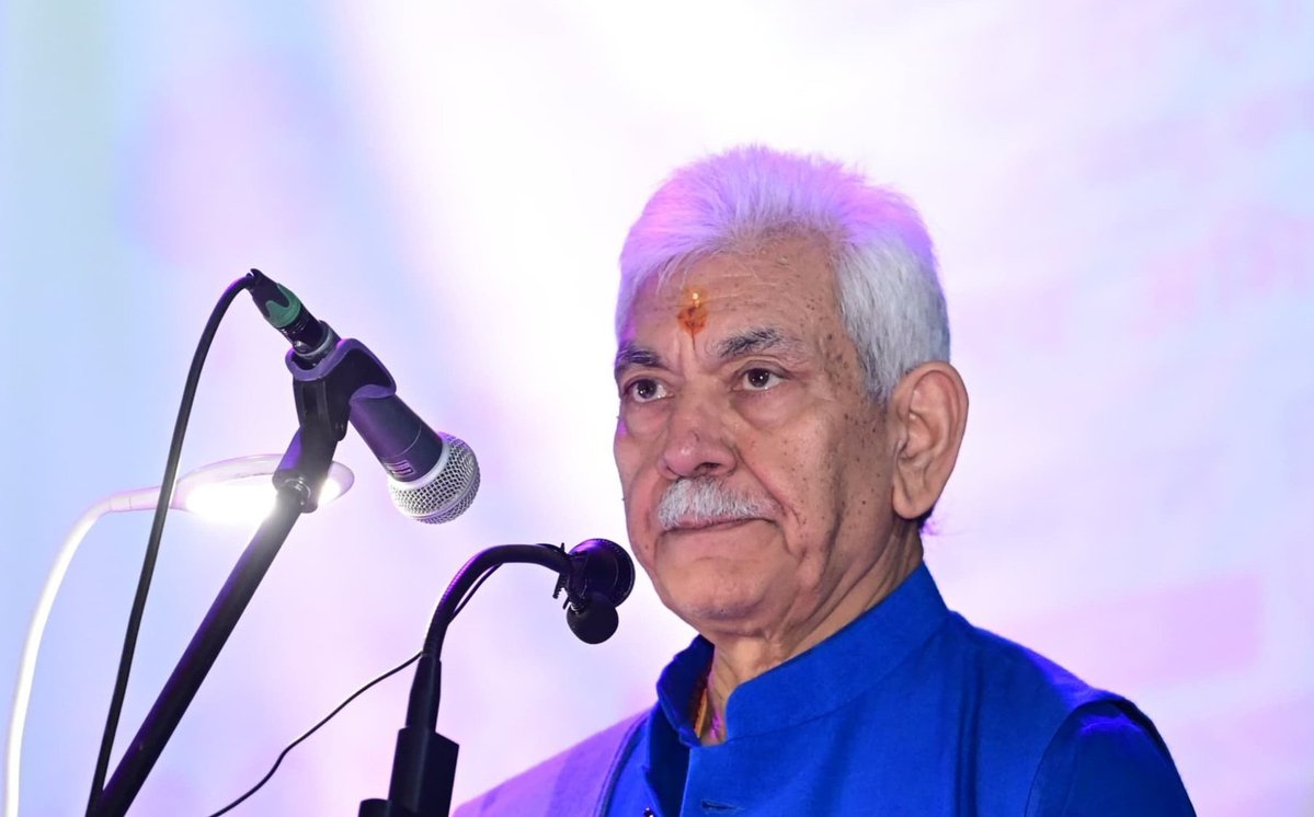 CenterForPeace7's tweet image. Under the dynamic leadership of Hon’ble LG @manojsinha_, the youth of Jammu Kashmir are witnessing a secure and encouraging atmosphere to dream, grow, and succeed. His relentless efforts are laying the foundation for a stronger and brighter tomorrow. #Hope #Progress