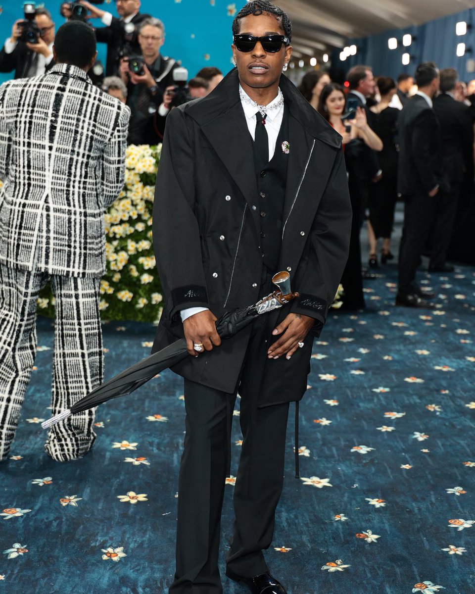 elele.com.tr tweet media